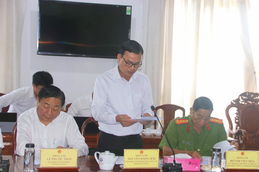 Thừa lệnh Chủ tịch UBND tỉnh, ông Nguyễn Đăng Hải – Giám đốc Sở Kế hoạch &amp; Đầu tư tỉnh Hậu Giang báo cáo với Đoàn công tác