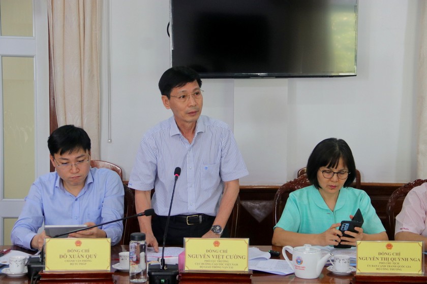 Ông Nguyễn Việt Cường – Phó Cục trưởng Cục Đường cao tốc Việt Nam (Bộ GTVT) trao đổi về kiến nghị của địa phương