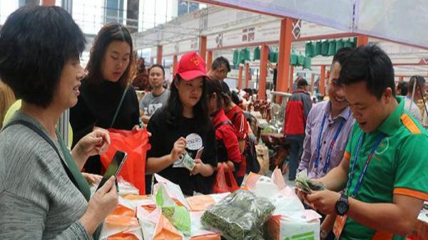 Hoạt động tại Hội chợ thương mại quốc tế Việt - Trung lần thứ 19. Ảnh: laocai.gov.vn