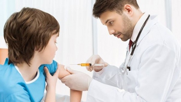 Tiêm vắc-xin HPV ngừa ung thư cho các bé trai 