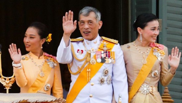 Vua Vajirusongkorn với bản tình sử dài dằng dặc