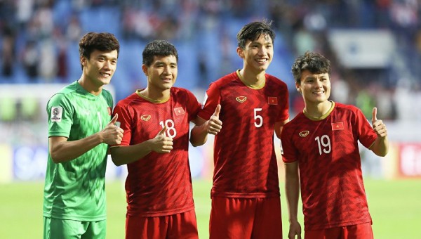 'Lộ diện' 3 cầu thủ Việt nổi tiếng nhất trên truyền hình