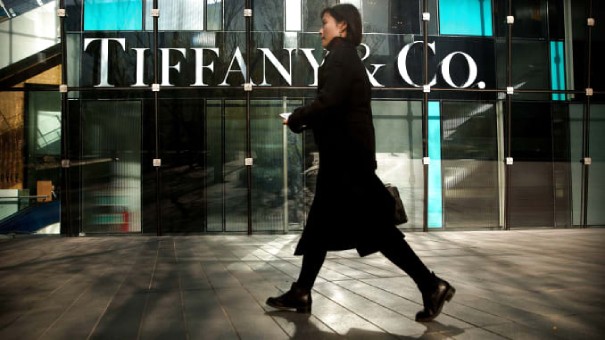 'Đế chế' xa xỉ phẩm LVMH mua lại công ty trang sức Tiffany