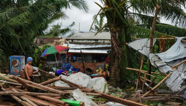 Bão Phanfone khiến ít nhất 16 người thiệt mạng ở Philippines