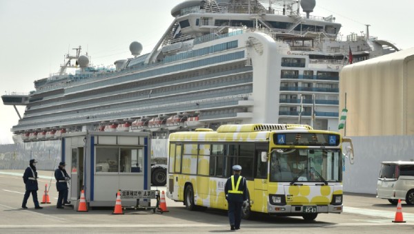 Hai cựu hành khách tàu Diamond Princess chết tại bệnh viện