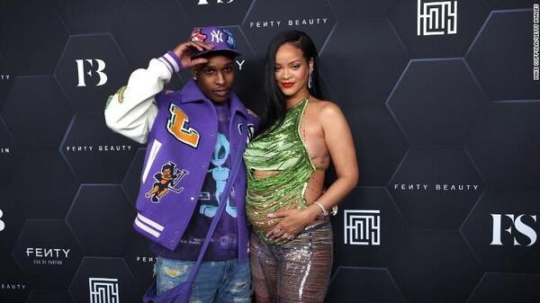 Rihanna và A$AP Rocky đón con đầu lòng 