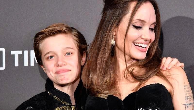 Shiloh Jolie-Pitt và mẹ Angelina Jolie. Ảnh: Getty Images. 