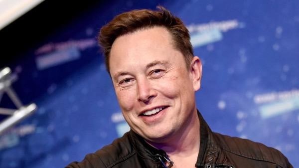 Elon Musk – doanh nhân nổi tiếng, người được mệnh danh là "Iron Man đời thực" giới công nghệ. 
