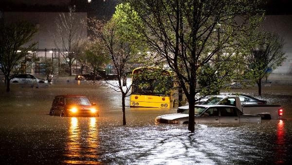 Cơ quan thời tiết quốc gia ở Nashville cho biết lũ lụt nghiêm trọng từ tối 27/3 đến sáng 28/3.