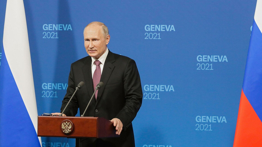Tổng thống Nga Vladimir Putin họp báo sau cuộc gặp thượng đỉnh với Tổng thống Mỹ Joe Biden tại Geneva.