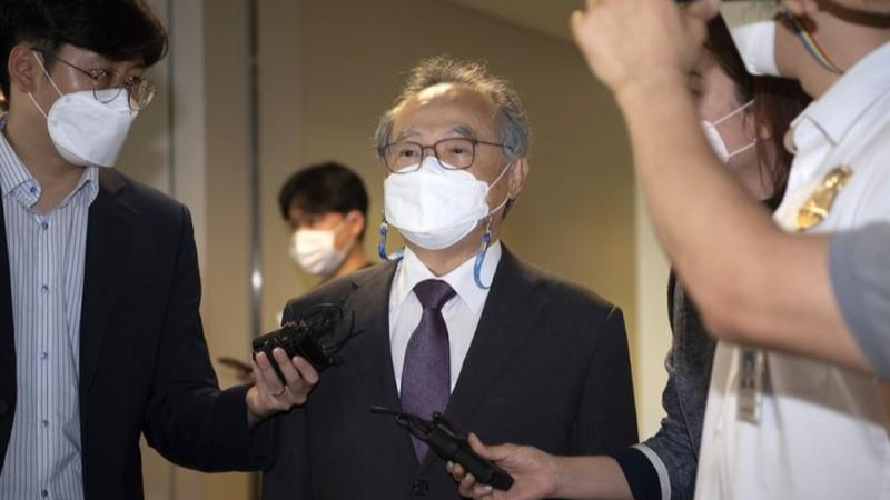 Ông Oh Keo-don phát biểu với các phóng viên khi bước vào Tòa án khu vực Busan ngày 29/6.