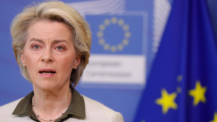 Chủ tịch Ủy ban Châu Âu (EC) Ursula von der Leyen tham dự một cuộc họp báo ở Brussels, Bỉ vào ngày 27/2.