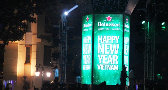 Tưng bừng lễ hội đếm ngược đón năm mới ở Hà Nội
