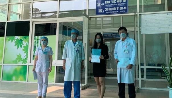 Bệnh nhân được công bố khỏi bệnh tại Bệnh viện Đà Nẵng ngày 6/4/2020.