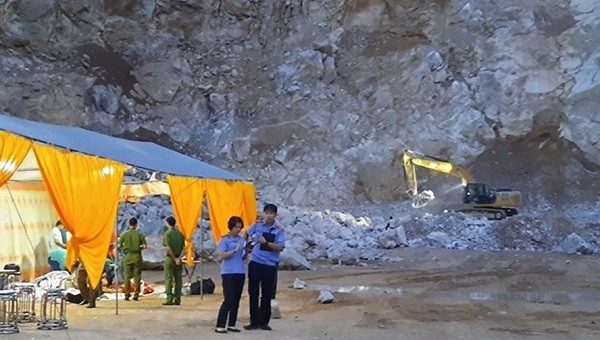 Hiện trường vụ sập mỏ đá tại Điện Biên. Ảnh: ANTT