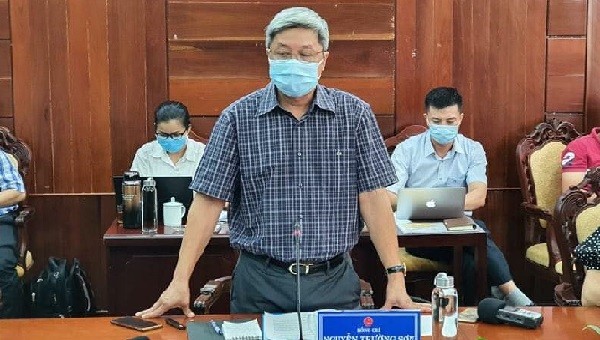 Thứ trưởng Bộ Y tế Nguyễn Trường Sơn phát biểu tại buổi làm việc. Ảnh:  Anh Văn, Tuấn Dũng (Bộ Y tế)