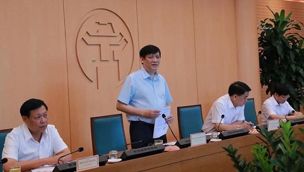 Quyền Bộ trưởng Bộ Y tế Nguyễn Thanh Long phát biểu tại buổi làm việc.