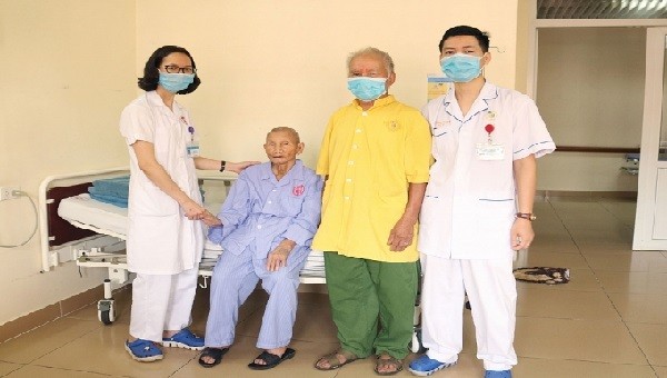 Cụ bà Đ., 111 tuổi, địa chỉ tại Đông Triều, Quảng Ninh được cấp cứu thành công. Ảnh: BV  Bệnh viện Việt Nam - Thuỵ Điển Uông Bí