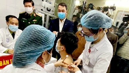 Sáng 17/12 chính thức tiêm mũi vắc xin Covid-19 đầu tiên "made in Vietnam".