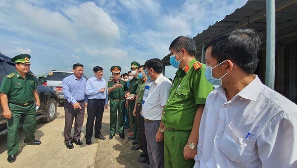 GS.TS Nguyễn Thanh Long – Bộ Trưởng Bộ Y tế đến kiểm tra và làm việc cùng lực lượng tại các chốt Phòng chống dịch COVID-19 tại khu vực biên giớ
