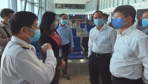 Đoàn công tác Ban chỉ đạo Quốc gia phòng chống dịch COVID-19 kiểm tra tại Khánh Hòa.