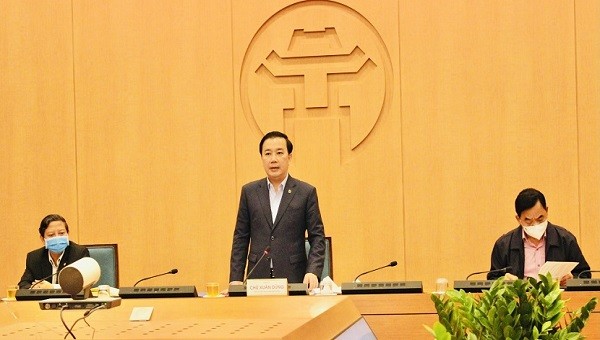 Phó Chủ tịch UBND TP Hà Nội Chử Xuân Dũng phát biểu tại phiên họp (ảnh: giaoducthoidai)