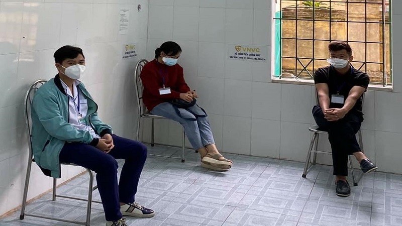 Phòng theo dõi sau tiêm tại Trung tâm Y tế huyện Kim Thành, Hải Dương