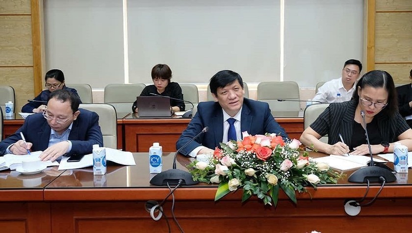 Bộ trưởng Bộ Y tế Nguyễn Thanh Long phát biểu tại buổi làm việc. Ảnh: Trần Minh