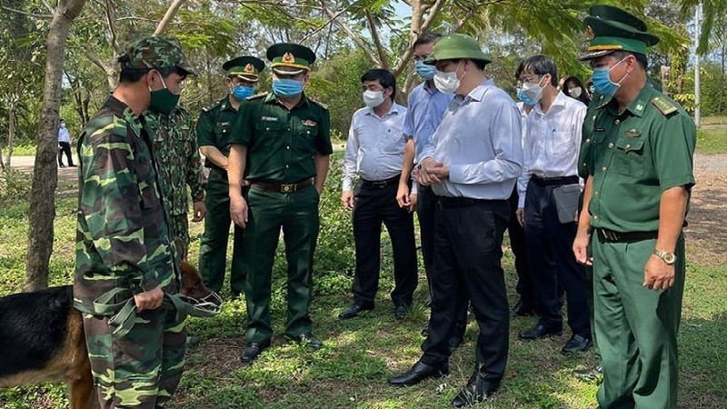 Bộ trưởng Bộ Y tế Nguyễn Thanh Long đi kiểm tra công tác phòng, chống Covid-19 tại Kiên Giang. Ảnh: Bộ Y tế