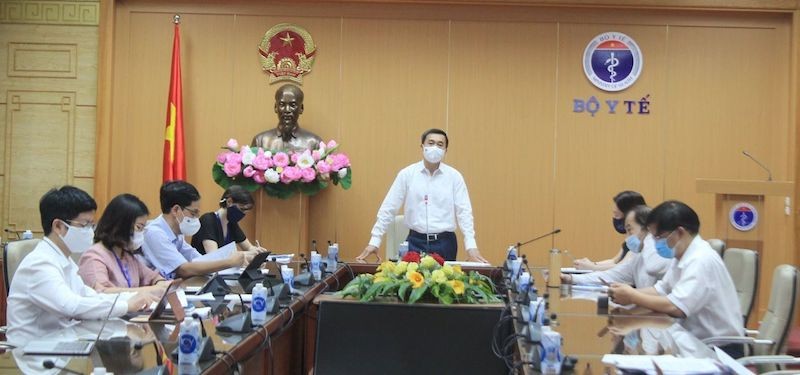 Thứ trưởng Bộ Y tế Trần Văn Thuấn tại cuộc họp trực tuyến Hướng dẫn triển khai xét nghiệm SARS-CoV-2 chiều ngày 14/5/2021