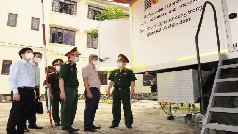 Thứ trưởng Bộ Y tế Nguyễn Trường Sơn làm việc với đoàn của Trung tâm Nhiệt đới Việt-Nga.