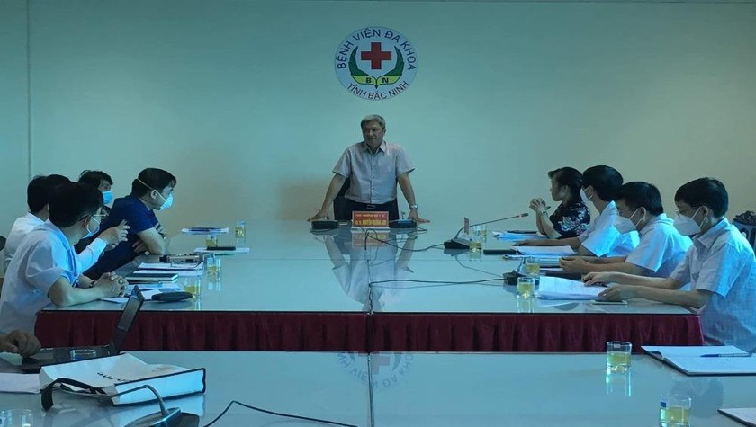 Thứ trưởng Bộ Y tế Nguyễn Trường Sơn phát biểu tại buổi làm việc với BVĐK tỉnh Bắc Ninh. (Ảnh: Anh Tuấn)