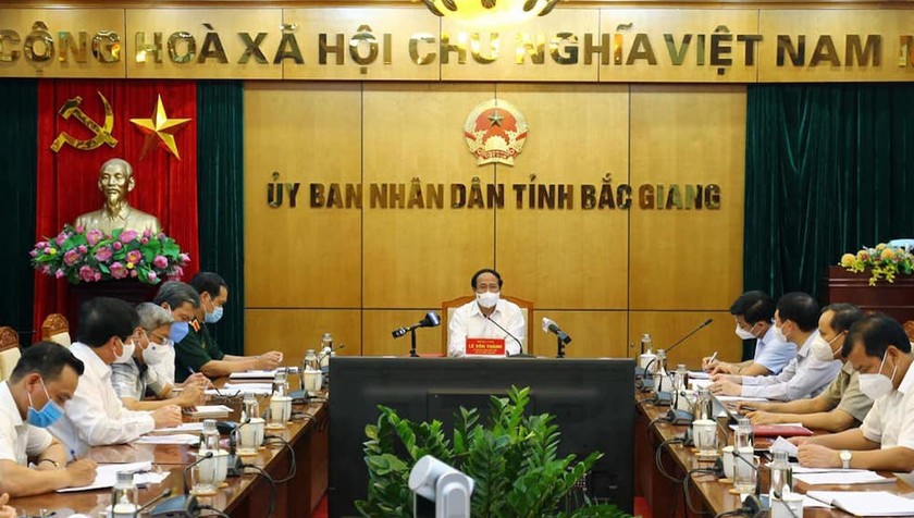 Phó Thủ tướng Lê Văn Thành chủ trì cuộc họp chiều 30/5. Ảnh: Đức Duy.