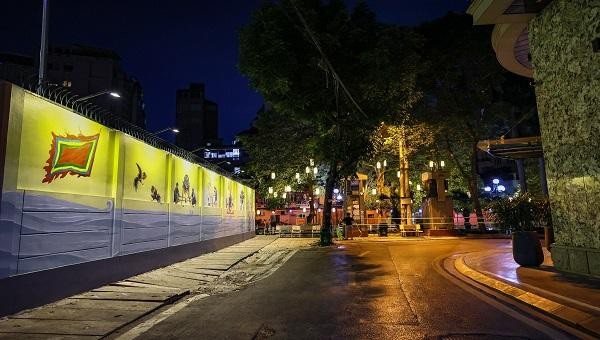 200 chiếc đèn lồng và tranh bích hoạ phố cổ Hà Nội được trang trí tại tuyến phố
