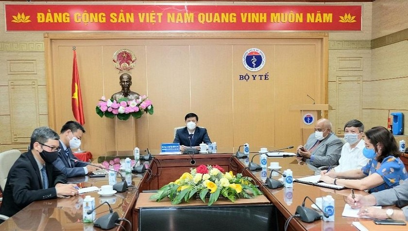 Bộ trưởng Bộ Y tế Nguyễn Thanh Long cùng các đại biểu tại điểm cầu Bộ Y tế. Ảnh: Trần Minh