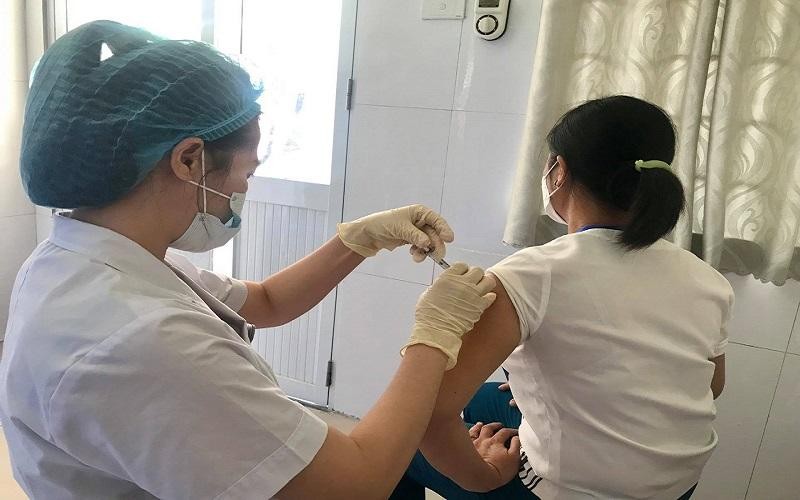 Tình nguyện viên tiêm vaccine ARCT-154 của Việt Nam. Ảnh: Bộ Y tế 
