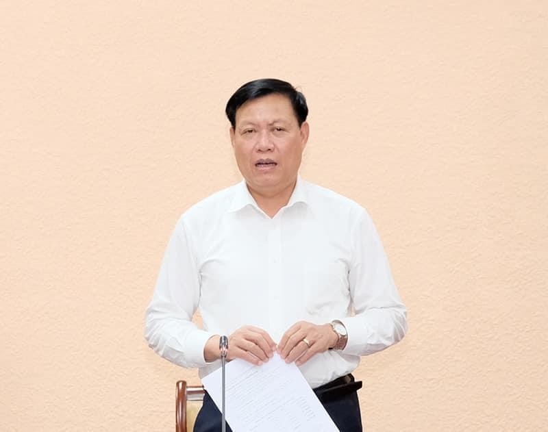 Thứ trưởng Bộ Y tế Đỗ Xuân Tuyên phát biểu trong cuộc họp với 63 tỉnh, thành về tiến độ tiêm chủng vaccine COVID-19. Ảnh. Trần Minh