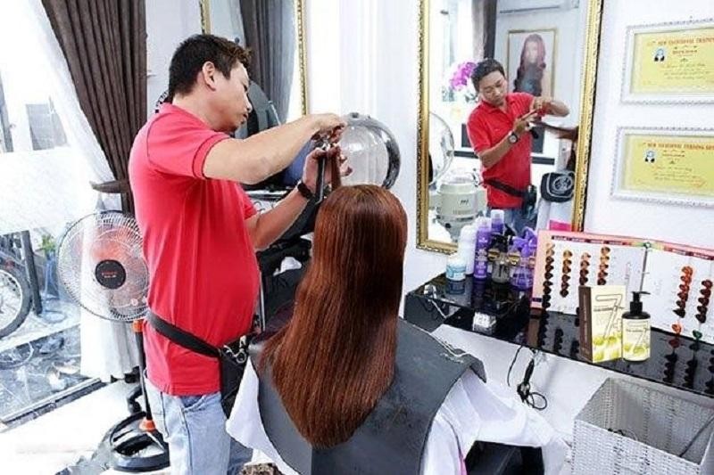 Thái Dương 7 plus được sử dụng phục hồi tóc hư tổn cho khách hàng.