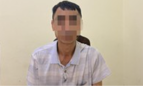 Người đàn ông tên H. dùng dao gây thương tích cho mình đến Công an xã An Khánh, huyện Hoài Đức trình báo bị cướp.
