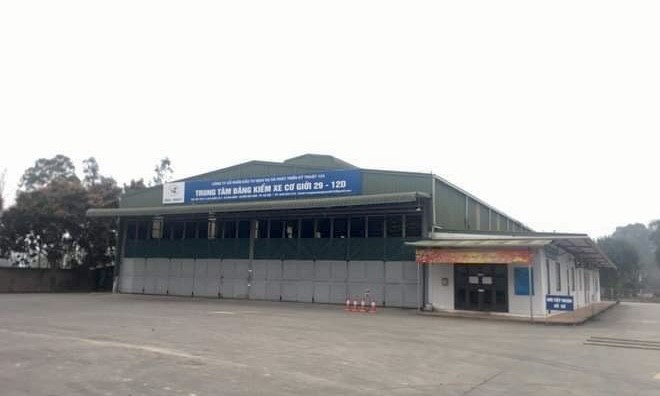 Tạm giữ 9 đối tượng tại Trung tâm đăng kiểm huyện Sóc Sơn (Hà Nội)