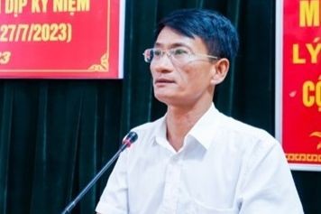 Ông Lê Ngọc Dương vừa bị khởi tố, bắt tạm giam. Ảnh: Cổng thông tin huyện Mường Khương