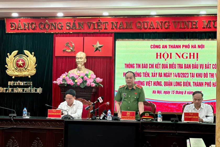  Thiếu tướng Nguyễn Thanh Tùng, PGĐ Công an TP Hà Nội phát biểu trong buổi họp báo. Ảnh: Mỵ Châu