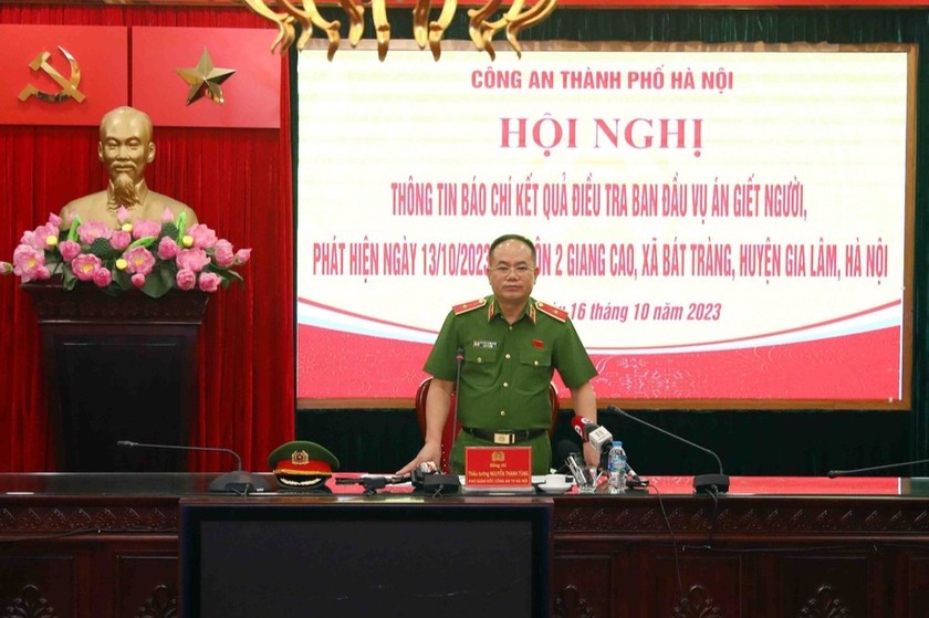 Thiếu tướng Nguyễn Thanh Tùng, PGĐ Công an TP hà Nội thông tin tại buổi họp báo. 