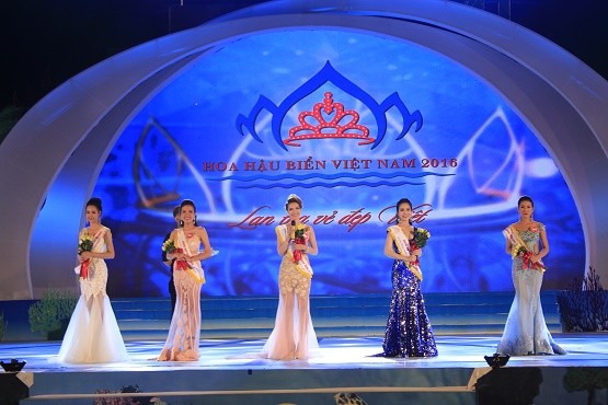 Người đẹp Hòa Bình giành vương miện Hoa hậu Biển đính kim cương