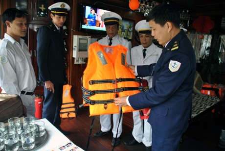 Liên tiếp xử lý tàu du lịch 'chặt chém' khách ở Hạ Long