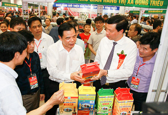 Quảng Ninh: Hơn 5 vạn lượt người tham quan và mua sắm tại Hội chợ OCOP   