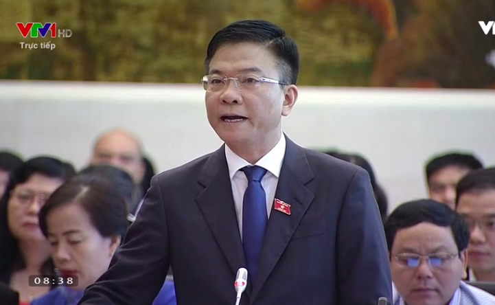 Bộ trưởng Lê Thành Long trả lời chất vấn 