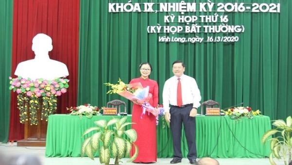Bà Nguyễn Thị Quyên Thanh vừa được bầu làm Phó Chủ tịch UBND tỉnh Vĩnh Long.