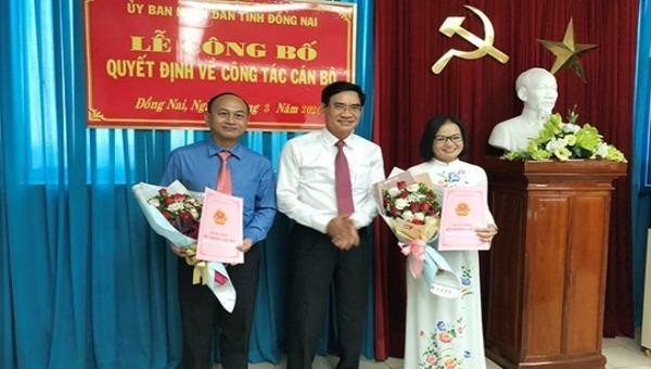 Phó Chủ tịch UBND tỉnh Đồng Nai trao quyết định bổ nhiệm.