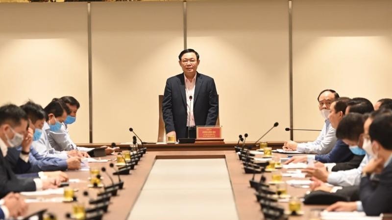 Bí thư Thành ủy Vương Đình Huệ phát biểu tại buổi làm việc.